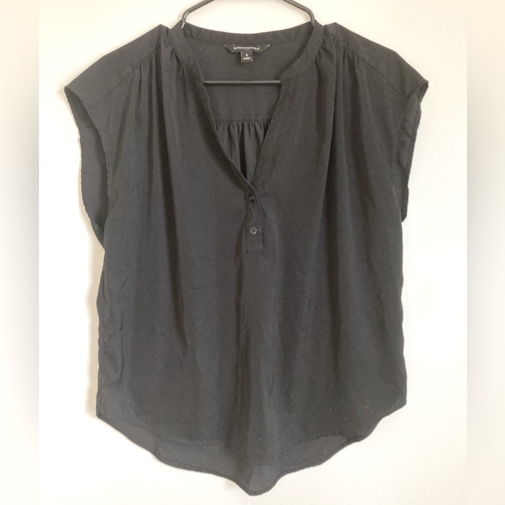 Banana Republic Factory // Black Dolman-sleeve top // size S